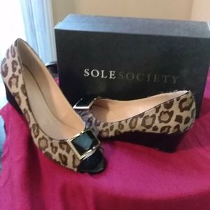 Sole Society open toe pump with 2" patent leather wedge heel